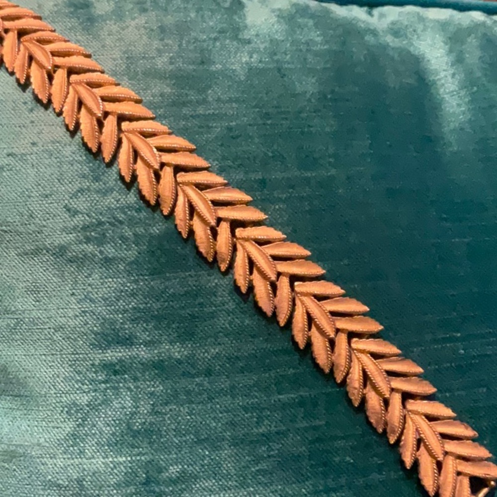 Vintage Trifari gold tone bracelet 1960’s